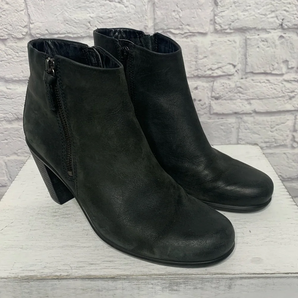 Ecco Touch Black Leather Side Zip Up Ankle Boots